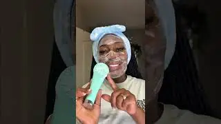 This silicone facial cleaning brush is the only one I&rsquo;ve been using to cleanse my face