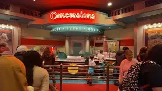 Mickey and Minnie&rsquo;s Runaway Railroad queue