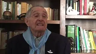 Il partigiano Orlando saluta la citt&agrave; di Cherasco in Piemonte