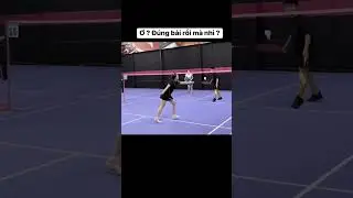 Ơ, đ&uacute;ng b&agrave;i rồi m&agrave; nhĩ 🤣 #cầul&ocirc;ng #badminton #badmintontv #xuhuong #trending #mecaulong #trickshot