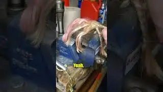 Почему Барби зажата в тисках?