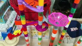 Jumping Marble Run Race Showdown with Motorized Elevator