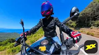 On traverse la Corse (très rapidement) à moto pour tester un pneu qui va vite 🤯