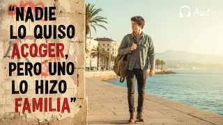 NADIE QUIZ&Oacute; ACOGER AL CHICO GAY ABANDONADO, HASTA QUE UN DESCONOCIDO LO LLAM&Oacute; FAMILIA.