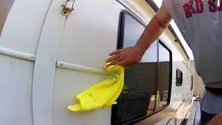 Using Rubbing Compound To Restore Old Rv Motorhome Paint.