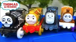THOMAS MINIS COLECCIONADOR CON VIA INCLUYE GOLDEN THOMAS MALETA CON 16 LOCOMOTORAS  THOMAS PLAYWHEEL