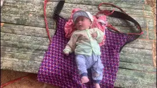 Together with the two mothers, we went to bring the children home to build houses and make beds.