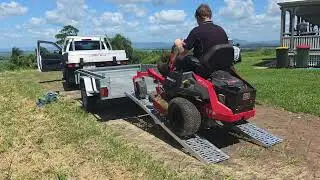 Pickup zero turn mower for service  with may Master mechanic 