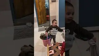 Cute Baby ki Weight lifting 👌👌👌😊😊#subscribe #viral #cutebaby #viralniyati #shorts #shortsviral