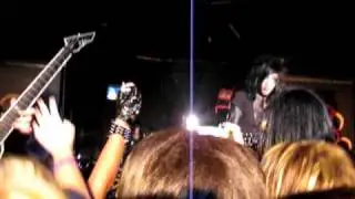 Andy Sticking up for his fans - BVB - Children Surrender@The Madhatter 7/26/10