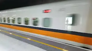 【8825次加班車】台灣高鐵 8825次 700T 板橋離站 / 153次 700T 板橋進站