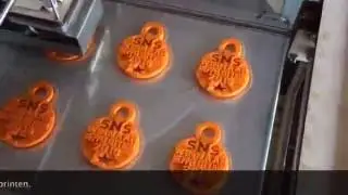 3Dkanjers: 30 3D-printers printen 500 medailles voor SNS Kidsrun in Meppel