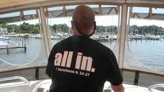 Mainship 39 docking stern in White Rocks marina