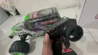 Losi lmt 2.0 grave digger monster truck unboxing 