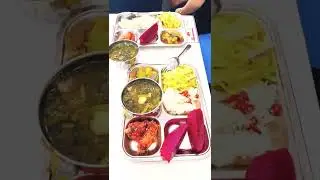 Tập 1 Cơm c&ocirc;ng ty tại Việt Nam c&oacute; g&igrave; #khimaivaobep