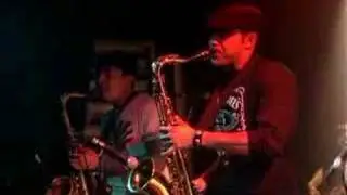 Los Kung Fu Monkeys - Make A Change