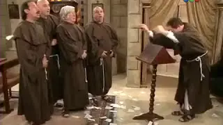 Pone a Francella Los monjes