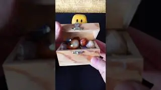 The box is full of semi-precious stones, what does it look like. Demonstration