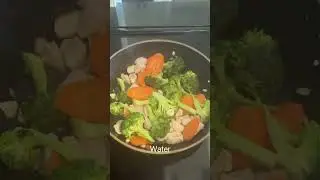 Stir fry broccoli, carrot and chicken breast #healthyfood #easyrecipe #highprotein #food #vlog #fyp