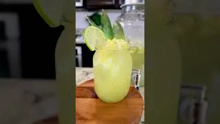 How to Make Pineapple Water With Cucumber Agua de Pi&ntilde;a y Pepino #shorts