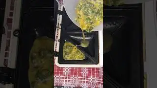 Make cheese omelette sandwich in sandwich maker  #shorts #ytshorts #youtubeshorts