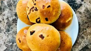 CARAMELIZED ONION HAMBURGER BUNS