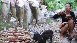 Cooking fish In the woods for dog and for herself - Enjoy living with dogs # 30