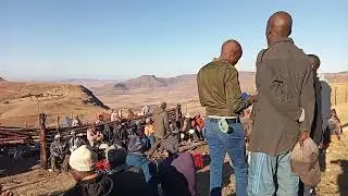 Apha kwabiwa izitya kuMgidi waseMzangweni eMpoza kuTsolo.