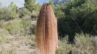 😱 Girl with GIANT Hair Walking Barefoot in the BREATHTAKING Nature 🌿 Beauty of Very Long Hair 💚