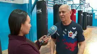 Олимпийский чемпион по боксу Рахим Чахкиев в Алуште провел мастер-класс