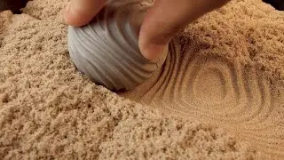 Find your Zen with the soothingly satisfying Kinetic Sand Kalm Zen Box