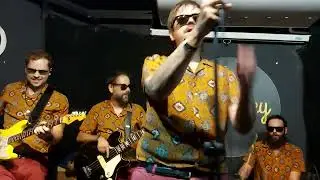 Los Mejillones Tigre - Jim Jones / Apocalipsis zombie
