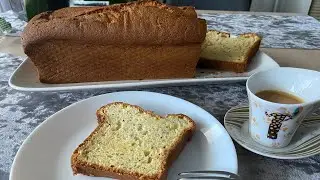 BOLO DE IOGURTE COM SEMENTES DE PAPOILA