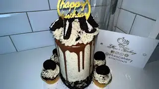 Oreo Drip Cake