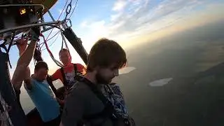 &Scaron;uolis su guma i&scaron; oro baliono