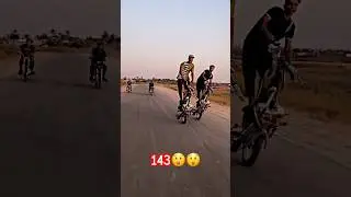 Amazing stunt on bike😱😲#pindiboy #highway #growmyacount #trending #1mviewscompleate