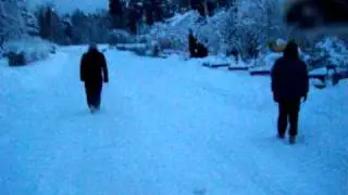 En Tr&aring;kig Vinterkv&auml;ll I Augusti - AvAndy