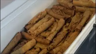 Mujeres emprendedoras haciendo tacos
