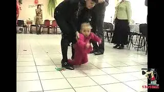 Падение ребенка Fall baby
