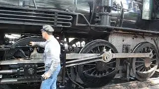Real men don't use Pyrometers. Strasberg Steam Engine 89 ck up