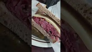 сэндвич с пастрами