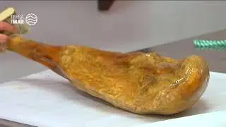 Cerdos de bellota ibéricos 100% en la finca La Fresneda, en Cortes de la Frontera