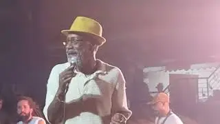 Vivian Jones - carry on - ao vivo equipe terremoto