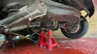 Sunbeam Alpine: Detaching the Front Suspension