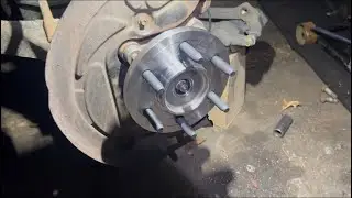 2013 Ford F150 Front wheel hub removal