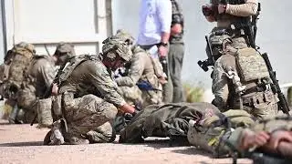 Посмотрите, как парашютисты-спасатели ВВС США тренируются спасать жизни в бою