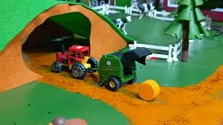 Старый трактор с пресс-подборщиком (Tractor mit Ballenpresse)