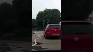Does my head in this island in Small Heath, #VW cuts across #dashcam #baddriving #SmallHeath