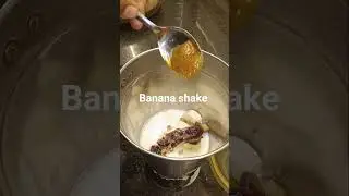 #Easy banana milkshake recipe #viral #shake #bananas #bananashake #bananareceipe