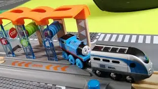 Brio World Play Thomas & Friends, Cars,Trains, Smart Train Washing, Toy Vehicles Wooden Railway Kids